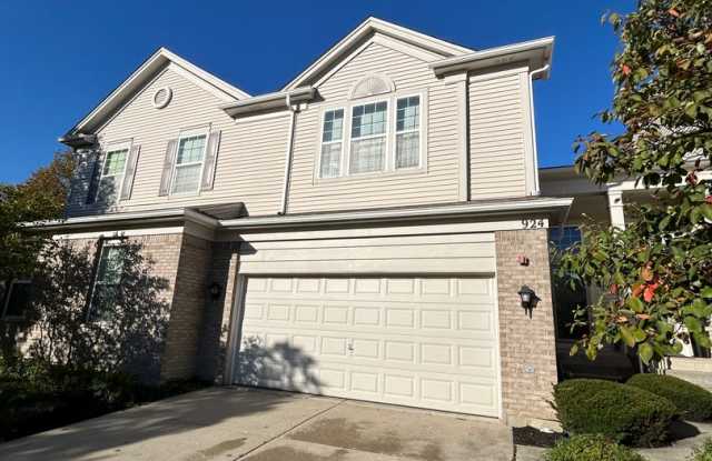 Bright, Modern 3-Level Home in Desirable Forest Ridge – Move-In Ready! Gallery 1