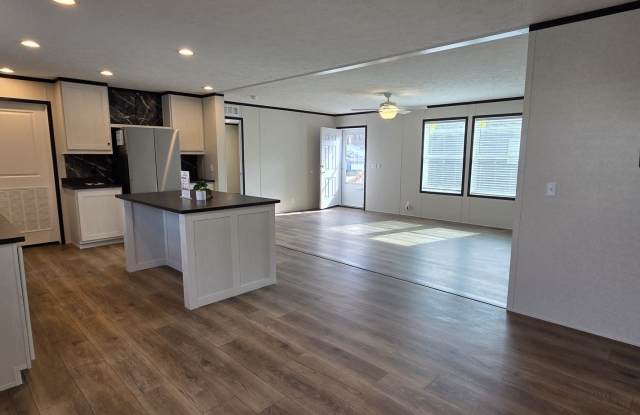9761 Marina Cr Gallery 3