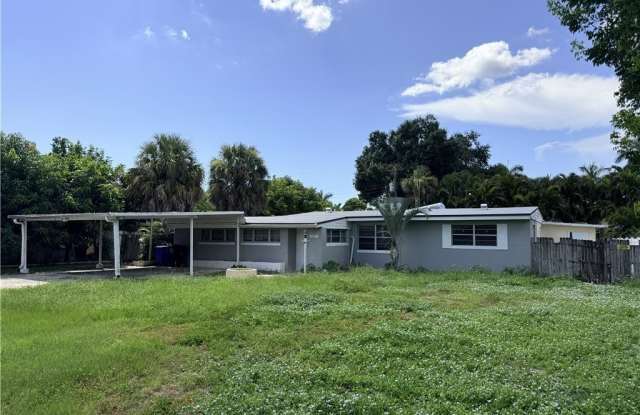 3955 Seminole Avenue Gallery 3