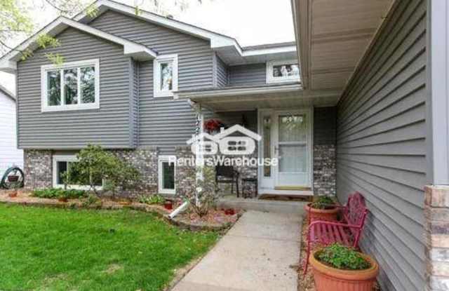 12252 Lily Street Northwest photos photos