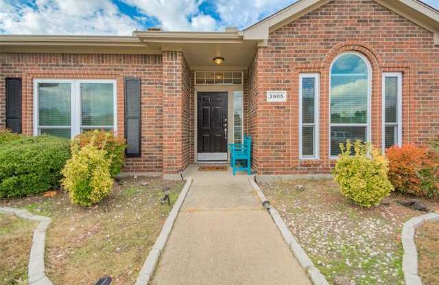 2605 Hackberry Creek Gallery 3