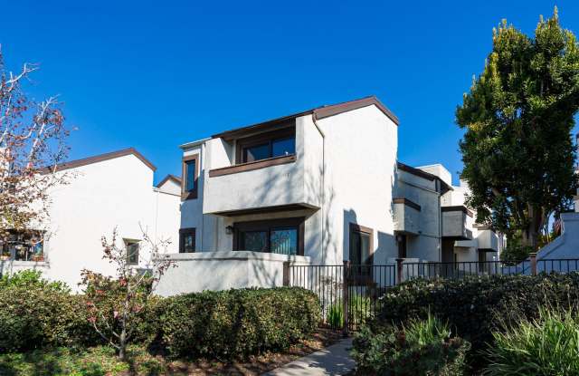 Townhome in Sea Colony Gallery 1