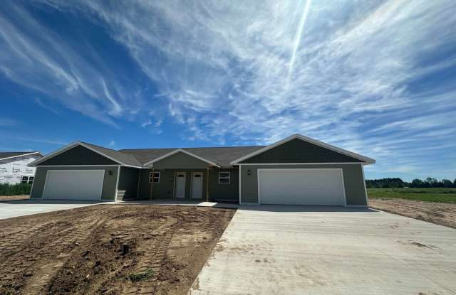 3 Bedroom Duplex - 311 Brock Ave, Junction City, WI 54443