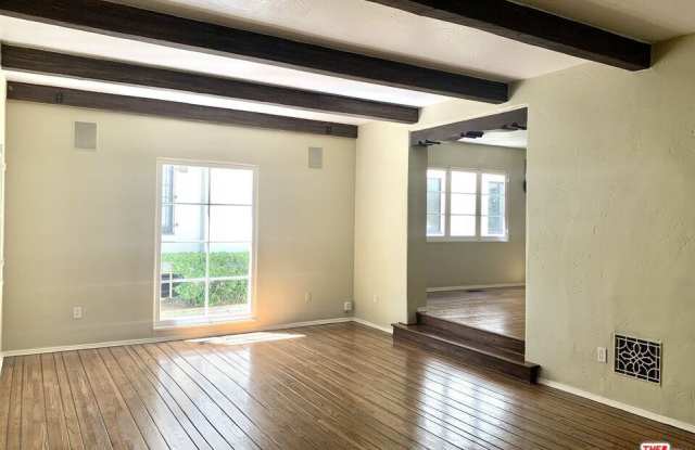 327 N Orange Dr Gallery 2