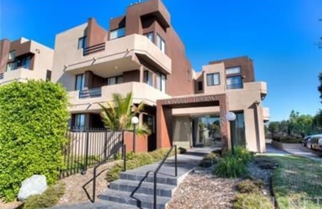 7826 Topanga Canyon Boulevard - 7826 N Topanga Canyon Blvd, Los Angeles, CA 91304