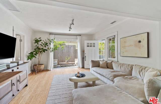 648 Palms Blvd photos photos