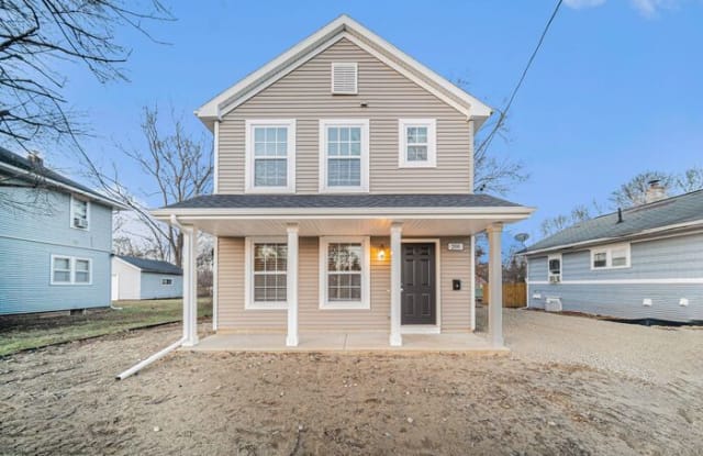 1135 Cass Avenue Southeast - 1135 Cass Avenue Southeast, Grand Rapids, MI 49507