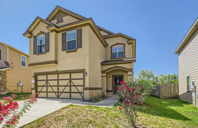 Charming 3 Bedroom Home Near photos photos