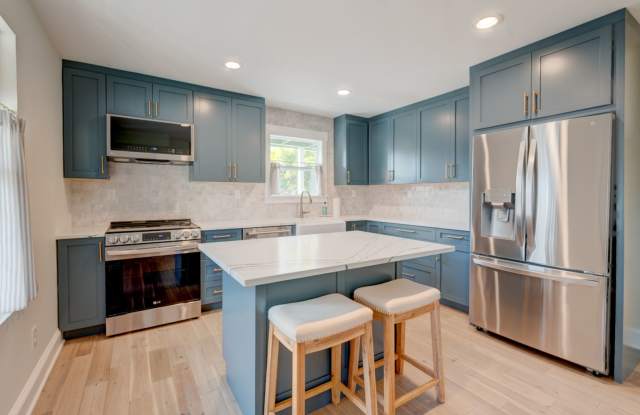 Beautiful 4-Bedroom Home in the Heart of Coupeville – Partial Water Views & Walkable to Downtown! Gallery 3