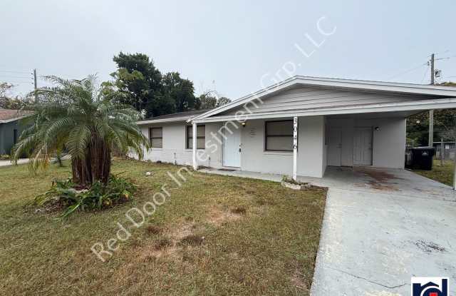 3 Bedroom 1.5 Bathroom with Large Fenced Yard photos photos