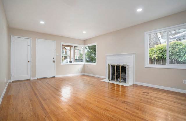 856 Cedar St. - 2 bedroom | 1 bath | Duplex Gallery 3
