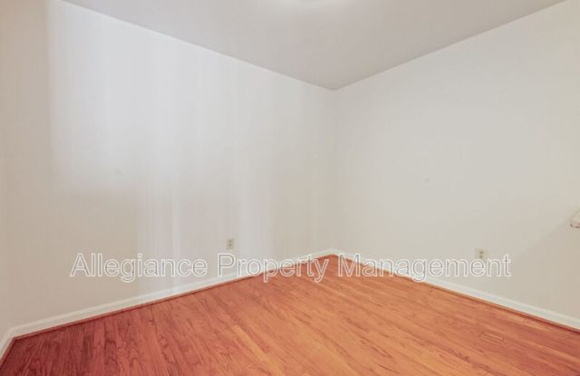 13621 Garfield Place Gallery 4