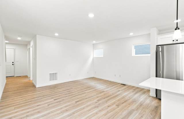 Move in by September 30th and receive FREE rent for both September and October. Take advantage of this limited-time offer and enjoy significant savings at move-in with a reduced security deposit of just $1,000! Gallery 3
