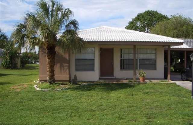 12 Parkwood Villas Court photos photos