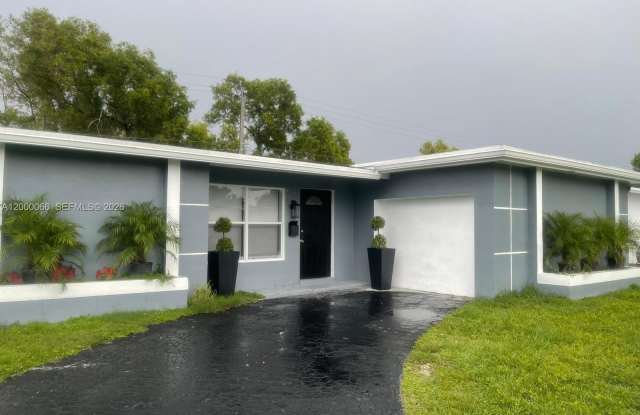 6621 NW 30th St photos photos