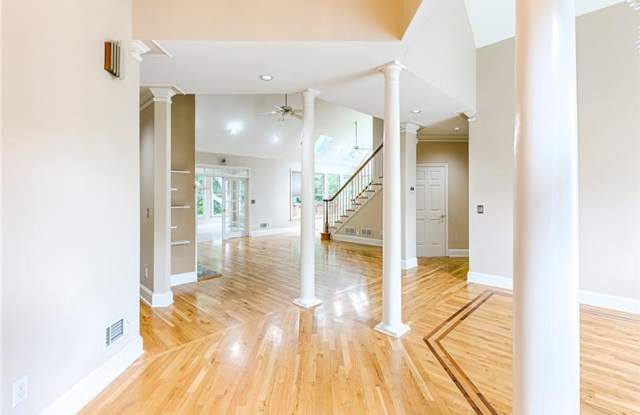 1130 Westbrooke Way NE Gallery 3