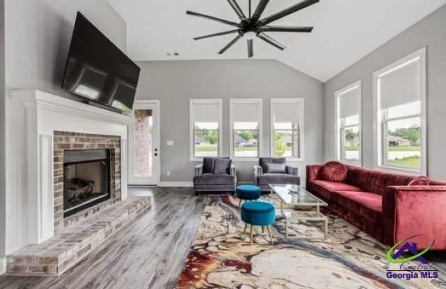 112 Gwendolyn Avenue Gallery 3