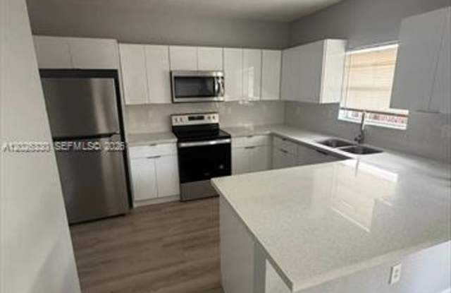 14773 SW 9th Ln th 14773, Miami, FL 33194 photos photos