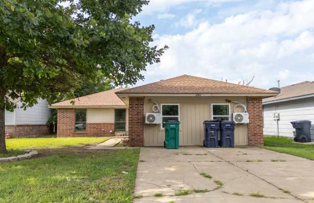 5 Bed 2 Bath Beautiful Home! photos photos
