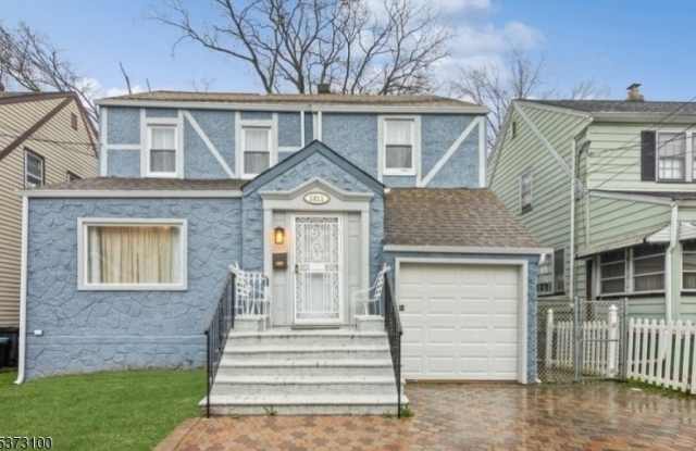 1611 Bayview Ave photos photos