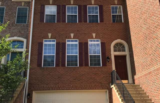 1924 LOGAN MANOR DRIVE - 1924 Logan Manor Drive, Reston, VA 20190