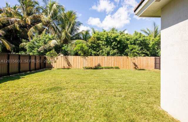 19452 SW 124th Ct Gallery 3