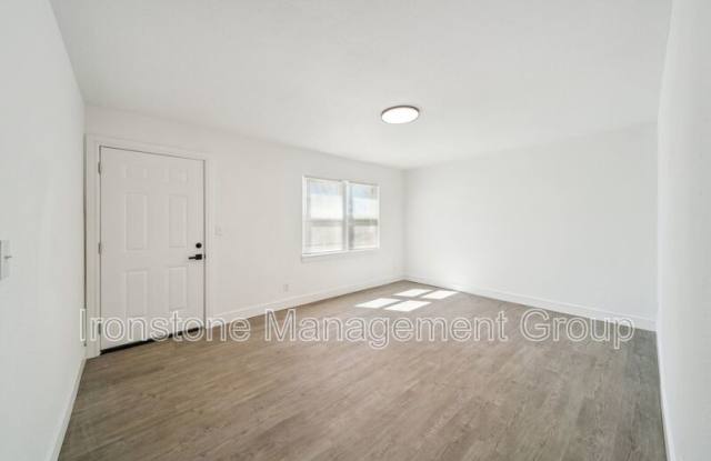 3169 E 49th St photos photos