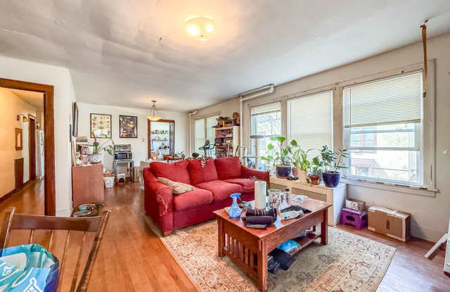 Charming & Convenient 2 Bedroom Near UIUC – Great Location! photos photos