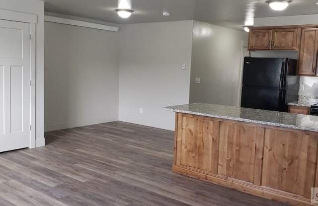 370 Lemmon Lane Gallery 2