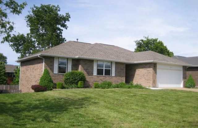 Great location! Kickapoo Schools! 4 Bedroom 2 Bath 2 Car Garage photos photos
