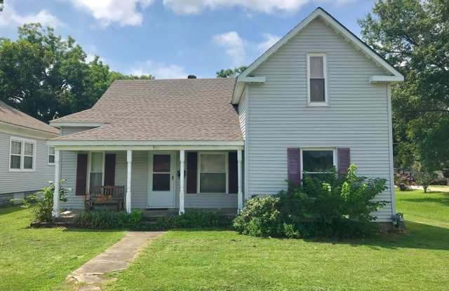 PRE-LEASING- AVAILABLE JUNE 10TH- 4 Bedroom/ 2 Bathroom Home photos photos