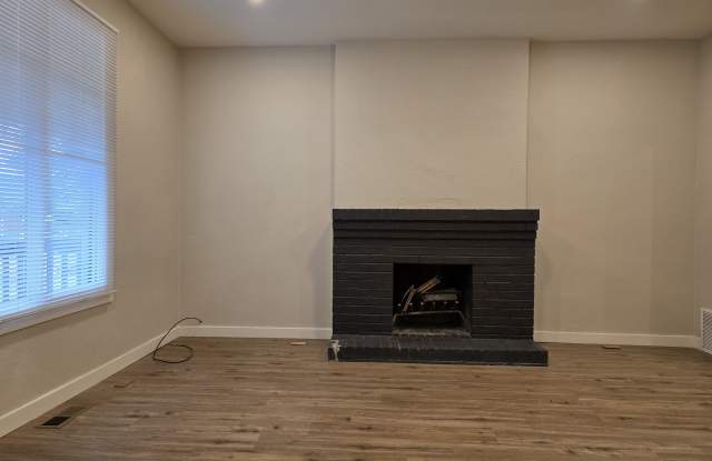 4243 Umatilla Street Gallery 3
