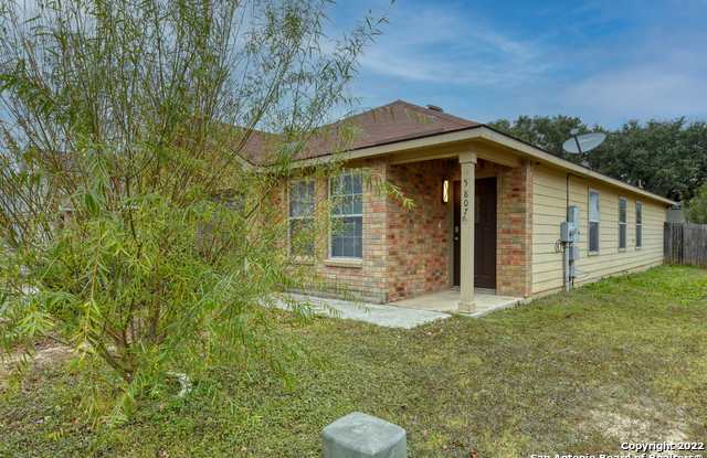 5807 SHERBROOKE OAK Gallery 2