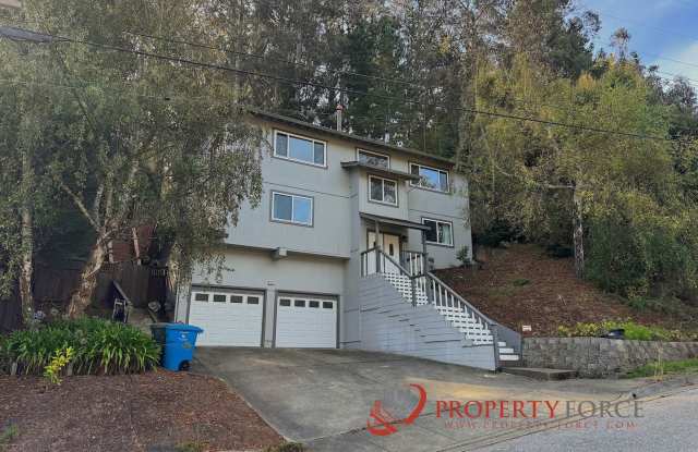 Private 3 bedroom 2.5 bath with 2 car attached garage Gallery 1