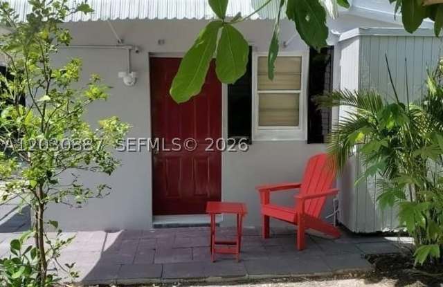 243 SW 14th st - 243 Southwest 14th Street, Dania Beach, FL 33004 243 SW 14th st - 243 Southwest 14th Street, Dania Beach, FL 33004