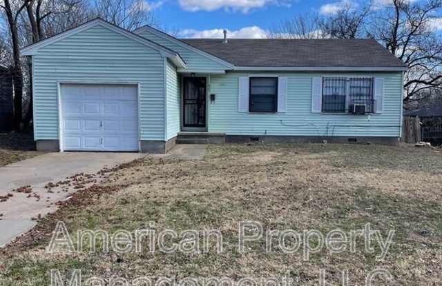 2405 N Urbana Ave photos photos