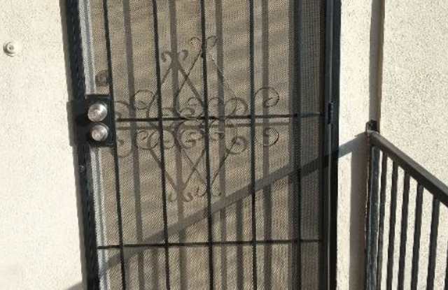 1120 Linden Ave. 12 - 1120 Linden Avenue, Long Beach, CA 90813