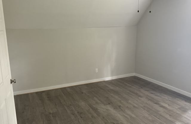 721 East Corrington Avenue Gallery 2