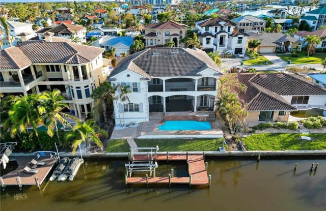 405 Trade Winds Ave photos photos