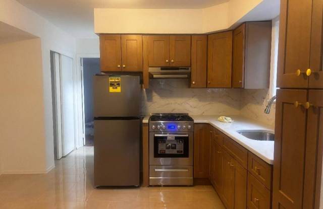 134  Woodbine Avenue - 134 Woodbine Avenue, Staten Island, NY 10314