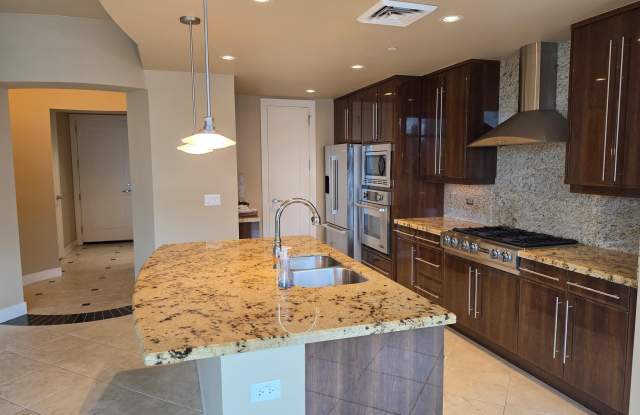 140 E RIO SALADO Parkway Gallery 1