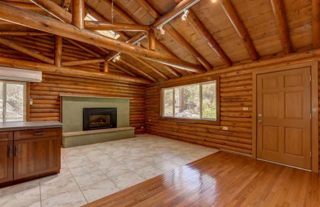 Nestled In the Granite Dells! Gallery 4