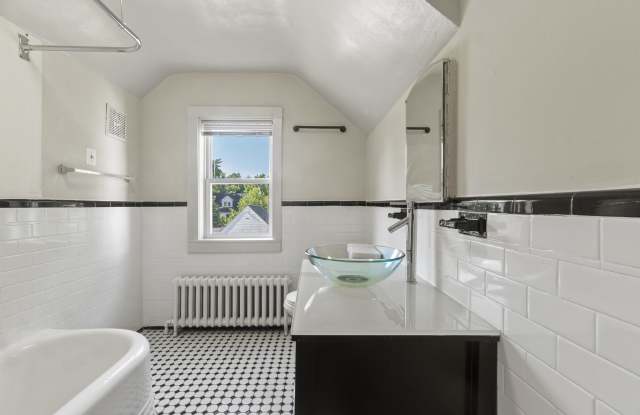 4611 Knox Road Gallery 4