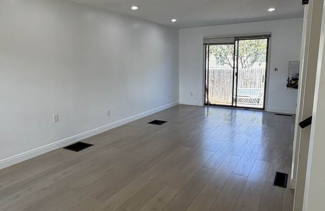 1554 Monroe Boulevard Gallery 1
