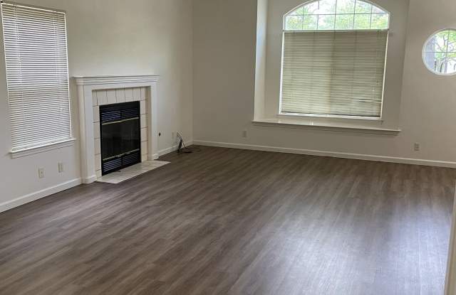 819 Black Walnut Way Gallery 2