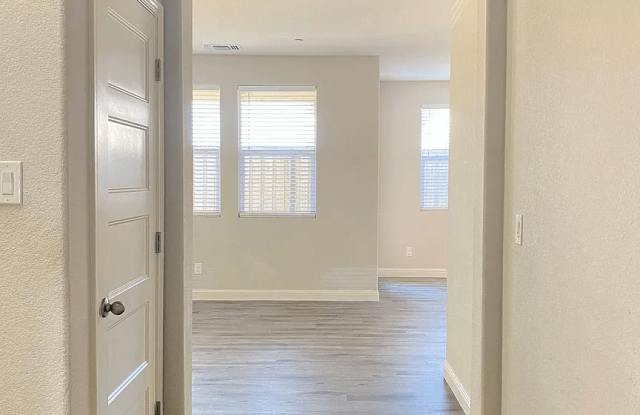 220 Uccello Way - 220 Uccello Way, Sacramento, CA 95835