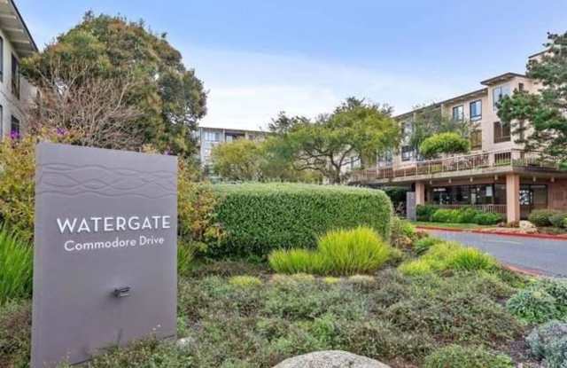 $500 OFF FIRST MONTH RENT!! Studio Condo Available at Watergate Complex in Emeryville! - 7 Captain Drive, Emeryville, CA 94608