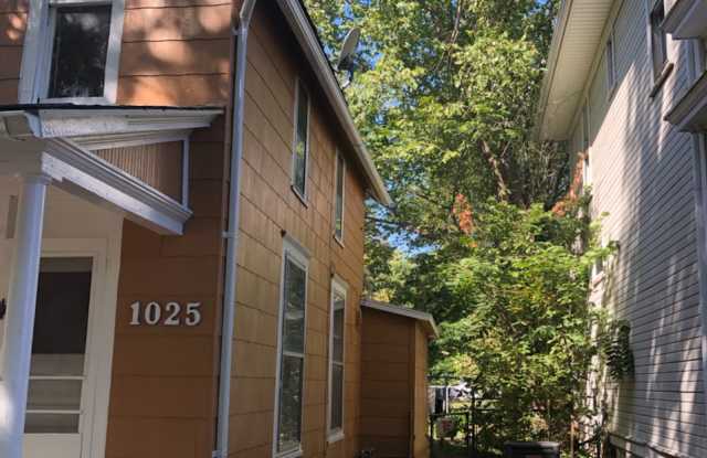 1025 Southwest Clay Street - 1025 Southwest Clay Street, Topeka, KS 66604