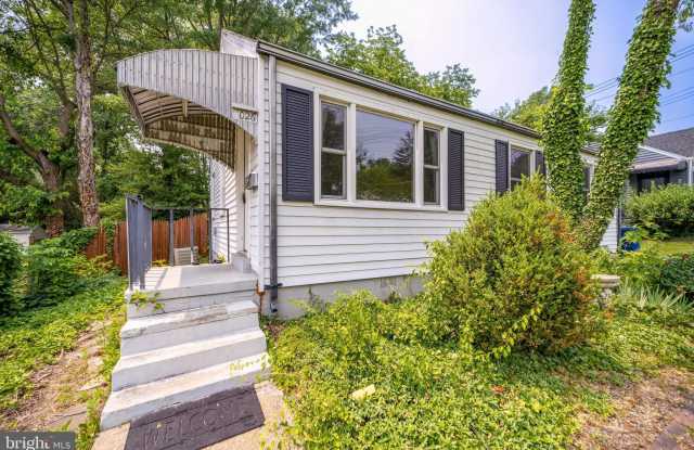 3026 WAYNE ROAD Gallery 2