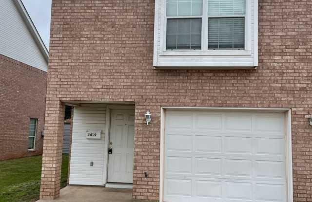 3 BED, 2.5 BATH Townhouse; Close to ACU Gallery 1